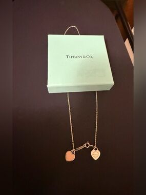 Tiffany & Co. Heart Tag Necklace - DOUBLE HEART, PINK
NO INCLUSION
Faded pink